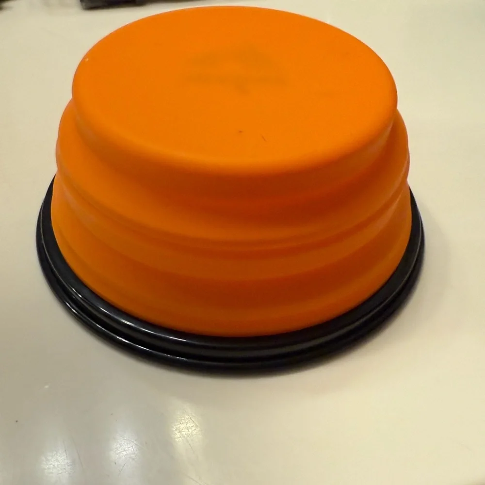 RBX Bright Orange Portable & Collapsible Travel Bowl For Dogs & Cats - Like New!